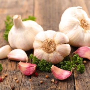 Garlic essential oil for toenail fungus